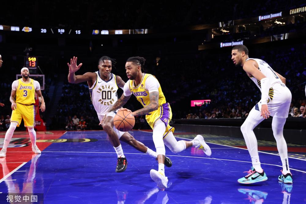 默契配合下 默契配合下